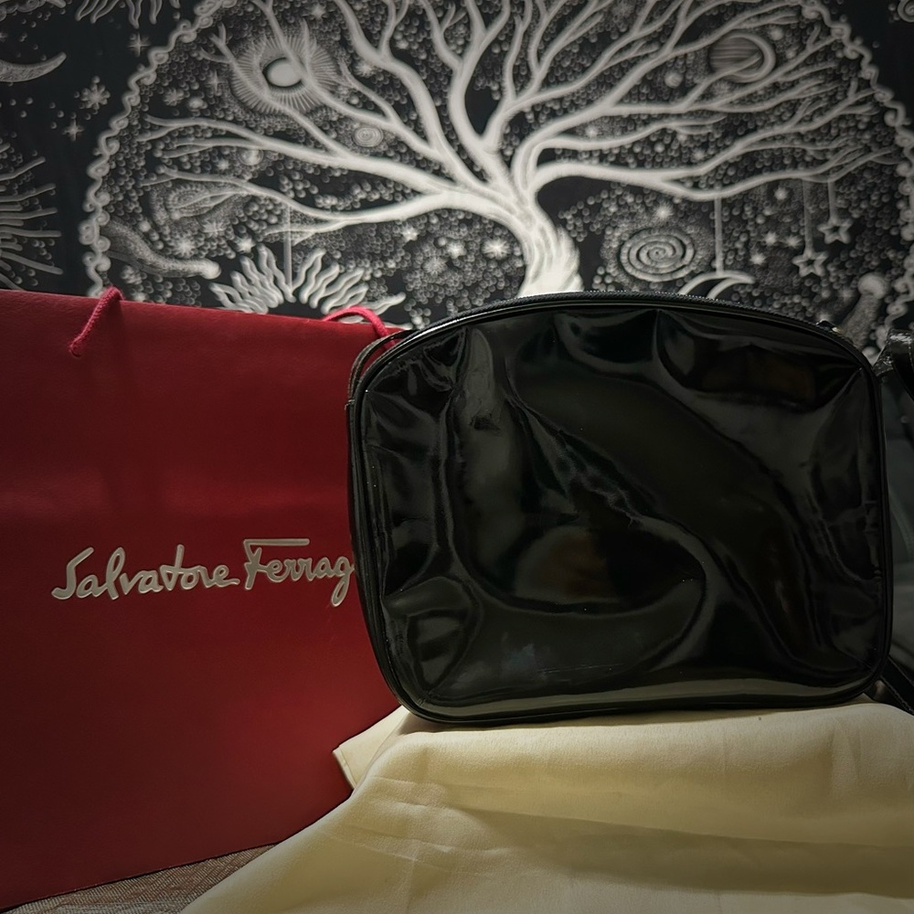 Authentic vintage Salvatore Ferragamo Glossy Black Crossbody Bag make offer - Picture 13 of 16